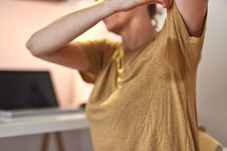 Zapachy spod pachy oswajają lęki? Ciekawe wyniki badań nt. potu