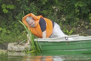 Karol Karski w kapoku na łódce. Lepszych zdjęć dziś nie zobaczycie 