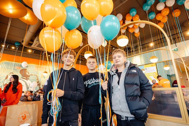 Czekali na to nawet 10 godzin! Szaleństwo na otwarciu Popeyes w Częstochowie