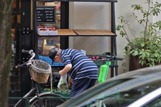 Edward Miszczak i Anna Cieślak na bazarku
