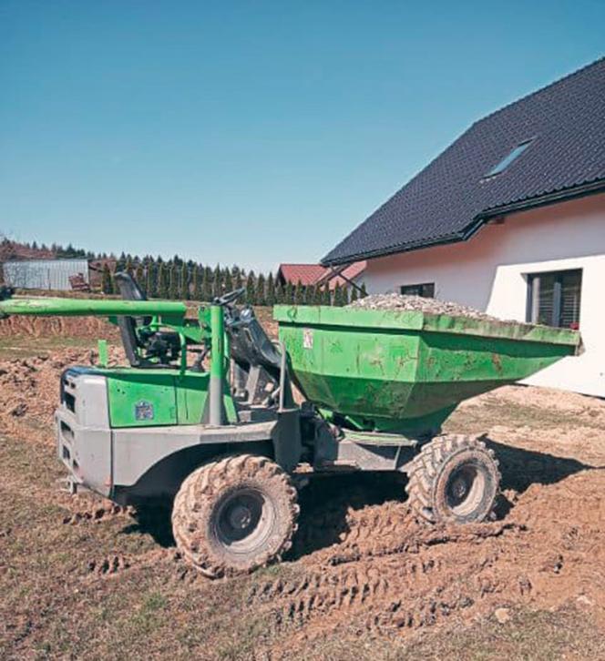 Ojciec przejechał synka wozidlem budowlanym - wypadek w Gromniku