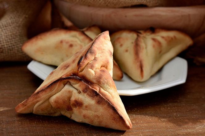 Obłędne paszteciki piwowarów. Pyszna i prosta przekąska na ciepło na imprezę i nie tylko