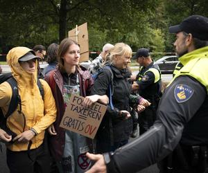 Holandia. Protest klimatyczny aktywistów blokuje autostradę w Hadze. Policja brutalnie zareagowała?