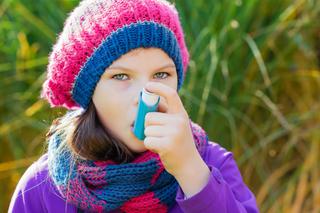 Astma - dlaczego objawy zaostrzają się jesienią?