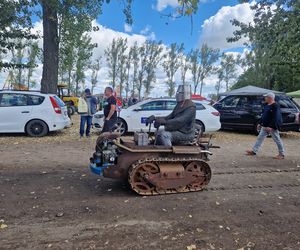 XXIII Międzynarodowy Festiwal Starych Ciągników i Maszyn Rolniczych im. Jerzego Samelczaka. Zdjęcia z parady i terenu festiwalu