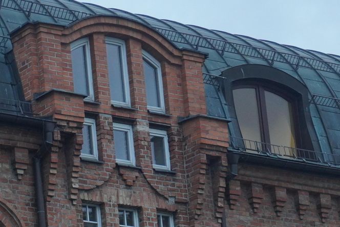 Zabytkowa fasada z XX wieku zachwyca białostoczan. Dzisiaj mieści się tam słynna instytucja