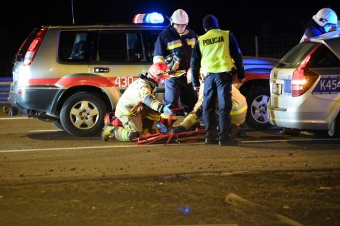   Tragiczny wypadek na A4. Autobus spadł z wiaduktu. Nie żyje 6 osób, 34 są ranne