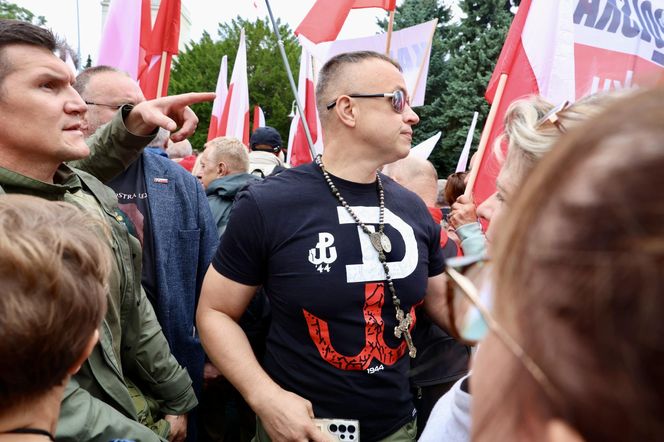 Karol Nawrocki prezydentem. Tłumy pod Sejmem