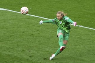 Hannah Hampton - angielska królowa karnychHannah Hampton - angielska królowa karnych