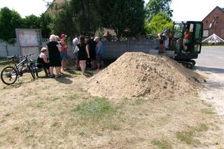 Wśród szczątków znaleziono zaskakujący przedmiot