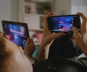 Martwi cię czas przed ekranem nastolatka? To może być wasza szansa na lepszą relację