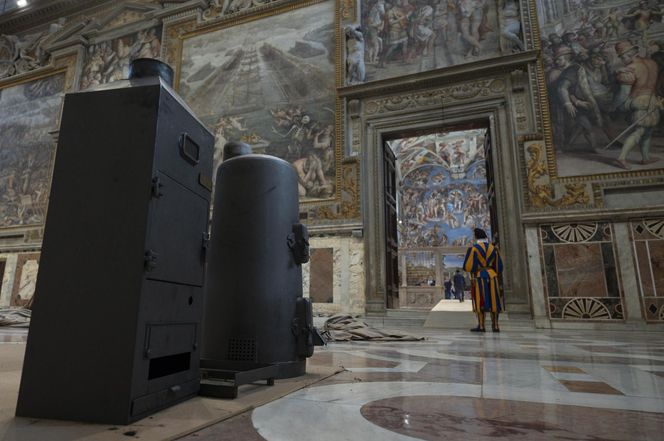 Przygotowania do konklawe 2025 w Kaplicy Sykstyńskiej