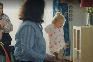 M jak miłość, odc. 1745: Kinga (Katarzyna Cichopek), Marysia (Małgorzata Pieńkowska), Misiek (Olek Bożyk)