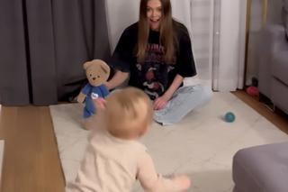 Syn Antka Królikowskiego i Joanny Opozdy zaczął chodzić