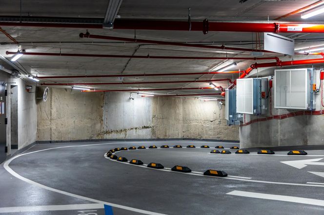 Nowy parking na Placu Powstańców Warszawy