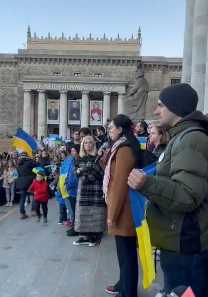 Wojna w Ukrainie. W ramach protestu położyli się na ziemi. "Przestańcie obiecywać, zacznijcie działać"