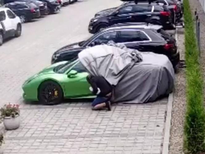 Mielno. Zobacz jak ukradziono ferrari warte milion zł 