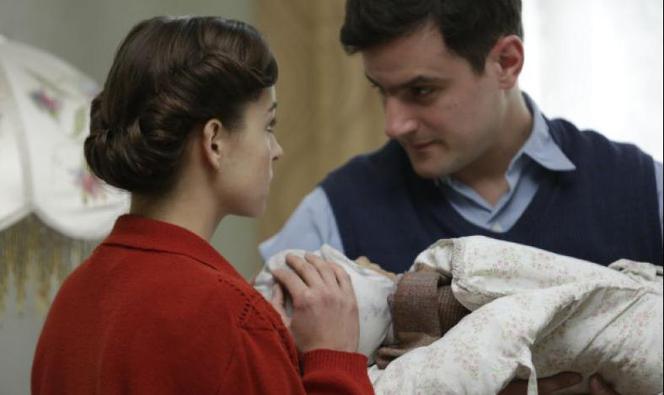 Czas honoru 7 sezon. Janek (Antoni Pawlicki), Lena (Agnieszka Więdłocha)
