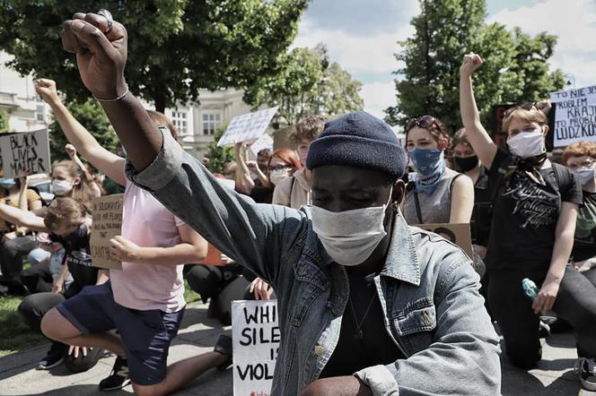Protest pod ambasadą USA w Warszawie
