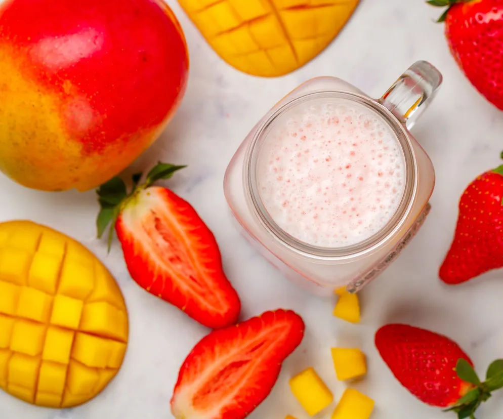 Smoothie truskawkowe z mango. Moc witamin i mikroelementów z owoców