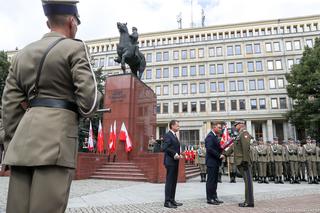 Politycy na obchodach Święta Wojska Polskiego