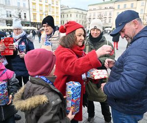 Tak Anna Dymna kwestuje na rzecz WOŚP