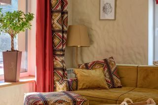 Te kolory we wnętrzach koją nerwy i relaksują. Zastosuj je w swoim mieszkaniu 