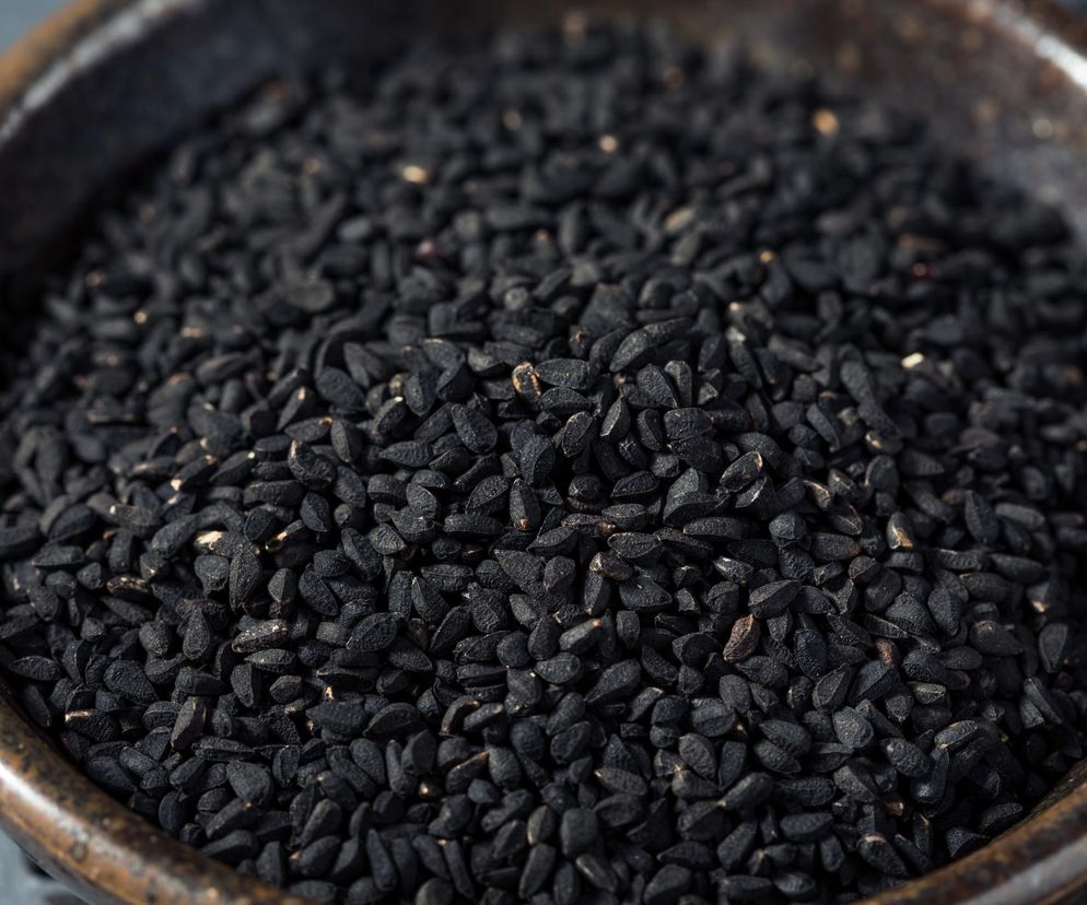 Leczy grzybicę, działa antybakteryjnie, wspomaga układ odpornościowy). Jedz łyżeczkę dziennie