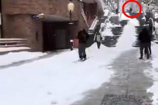 Stok narciarski w centrum Bielska-Białej. Narciarz zobaczył śnieg i oszalał