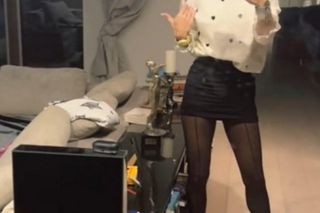 Doda w grzecznym sweterku. Oto jaki prezent dostała od mamy 