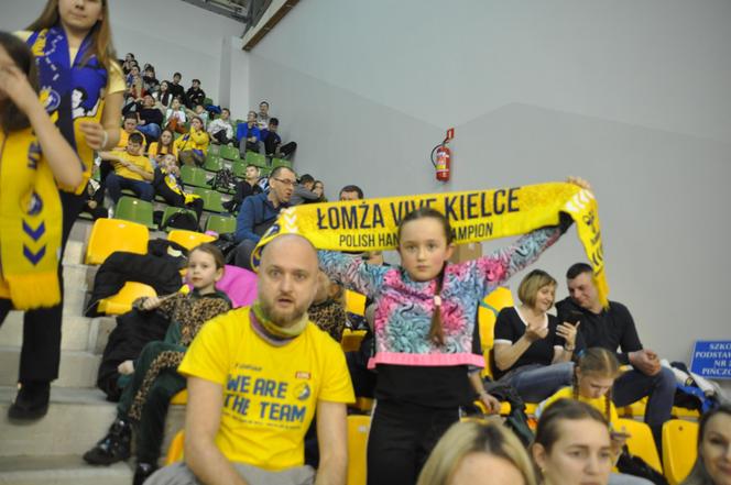 Industria Kielce - MMTS Kwidzyn. Dziki Mecz i zdjęcia kibiców w Hali Legionów