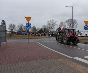 Trwa protest rolników w woj. lubelskim. Blokady są w wielu miejscach w regionie [DUŻO ZDJĘĆ]