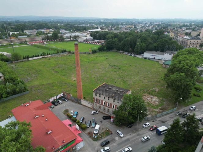 Tereny po byłych zakładach Owintar w Tarnowie w 2024 r.