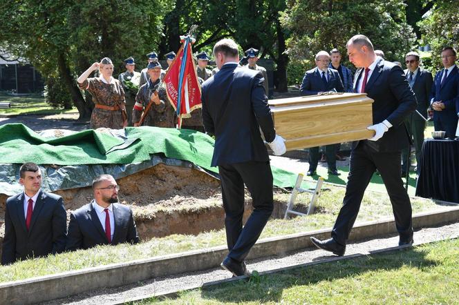 Uroczystości pogrzebowe powstańców warszawskich oraz cywilnych ofiar Powstania Warszawskiego