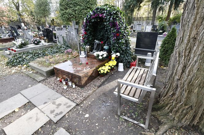 Przy grobie Kory czuwają najbliżsi