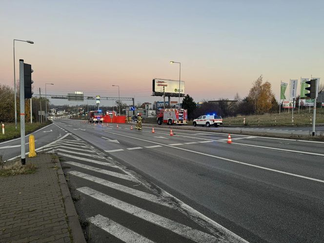 Wypadek w Mikołowie. Jeden z samochodów stanął w płomieniach