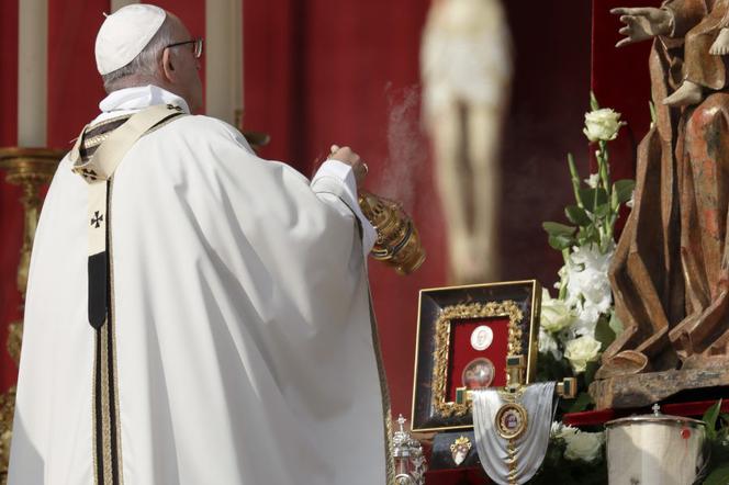 Papież Franciszek potępia pedofilie w kościele