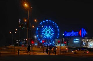 Białystok. Na osiedlu Zielone Wzgórza rozstawił się lunapark