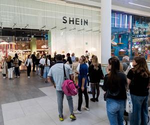 Znana sieć wchodzi do Polski. Tłumy na otwarciu pierwszego sklepu SHEIN w Warszawie