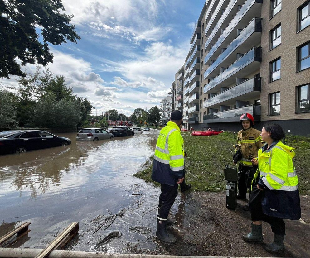 Ulewy powracają. Żółte alerty na Warmii i Mazurach. Czy będzie powódź?