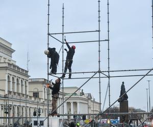 Finał WOŚP 2023. Budowa sceny w Warszawie