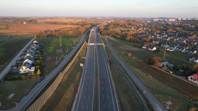 Tak na najnowszych zdjęciach prezentuje się północna obwodnica Krakowa S52