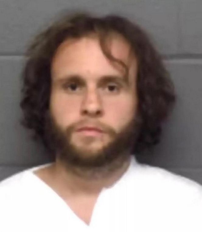 Zamordował ciężarną żonę, ranił córeczki, bo chciał syna