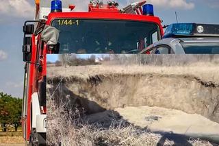 Wielkopolskie: OGROMNA dziura w ziemi! Wygląda, jak po uderzeniu meteorytu! Co się stało?