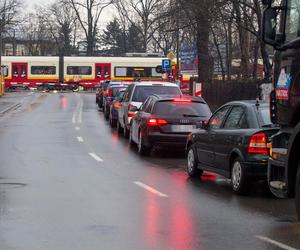 Nowy tunel i wiadukt powstaną w Rembertowie. Miasto podpisało umowę