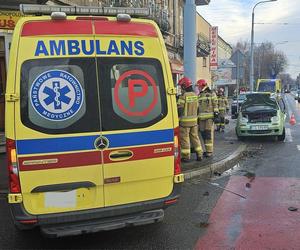 Zderzenie samochodu osobowego z karetką w Grudziądzu