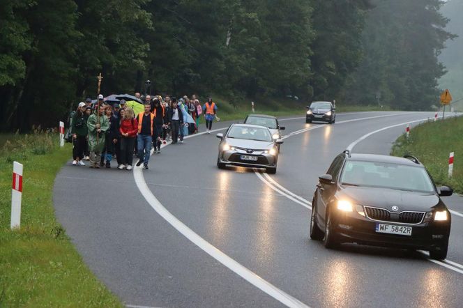 Odpust w Gietrzwałdzie. Do słynącej z Objawień Maryjnych miejscowości przyjechały tłumy