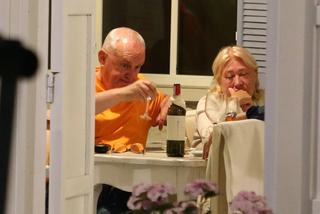 JACEK CYGAN Z ŻONĄ PIJE ALKOHOL W RESTAURACJI