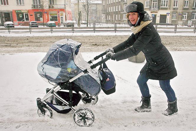 WARSZAWA: Śnieżyca sparaliżowała stolicę