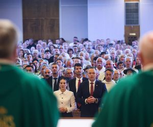 Fałszywy ksiądz zakłócił mszę z udziałem prezydenta Nawrockiego